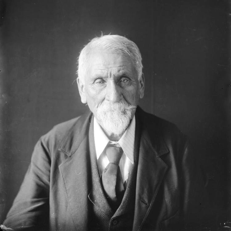Mathias Splitlog (Dyut-Ru-Tu-Re), Washington, DC, 1896. [Smithsonian Institution, NAA.PhotoLot.176, Item BAE GN 00976A, photo by William Dinwiddie]