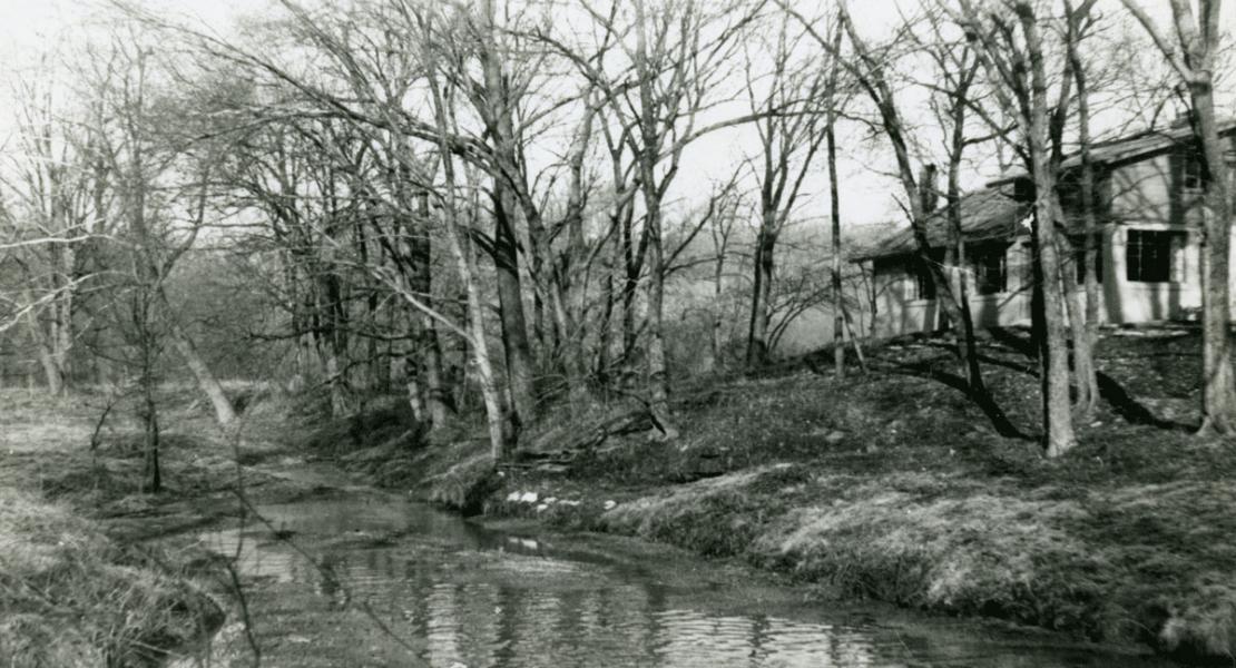 Harold and Dorothy Van Dyke Leake’s home, “The Windows,” on Crane Creek in Stone County, Missouri. 