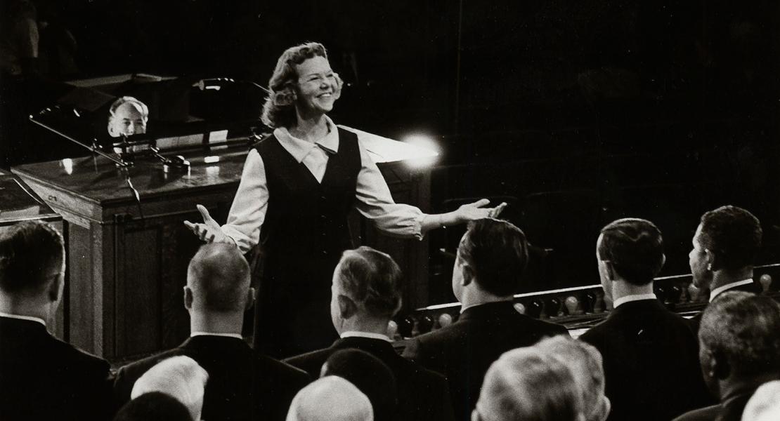 Kathryn J. Kuhlman. [Courtesy of the Wheaton College Billy Graham Center Archives]