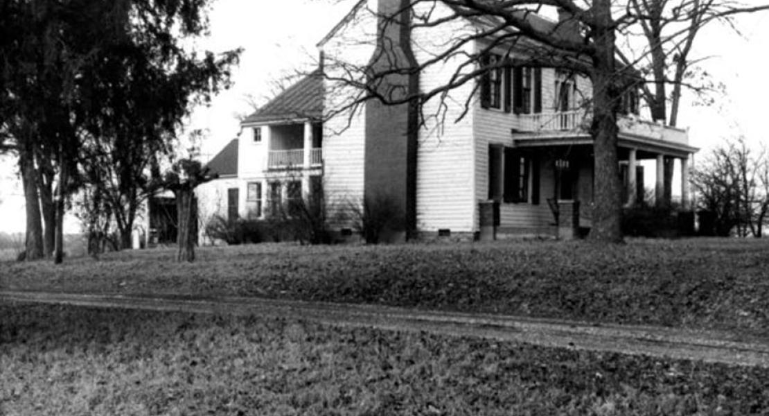 Claiborne Fox Jackson’s home near Fayette, Missouri. [State Historical Society of Missouri, E. P. Puckett Photographs, P0646-7]