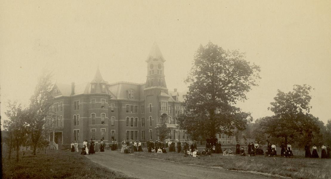 William Woods College circa 1902. [State Historical Society of Missouri, State of Missouri Collection, P0018-057]