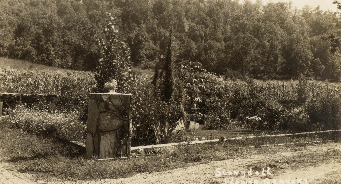 Another view of Stony Dell’s grounds. [State Historical Society of Missouri, John F. Bradbury Postcard Collection, R1551]
