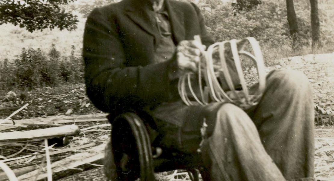 John Thomas crafting handmade baskets for the tourist trade near Branson, Missouri. Lucile Morris Upton was interested in Ozarks material culture. [State Historical Society of Missouri, Lucile Morris Upton Papers, C3869]