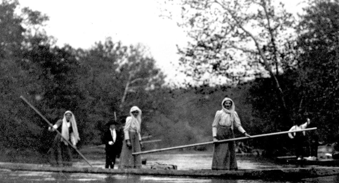 Women liked johnboats because they offered greater stability in the water. [State Historical Society of Missouri, Lynn Morrow Collection, R1523]