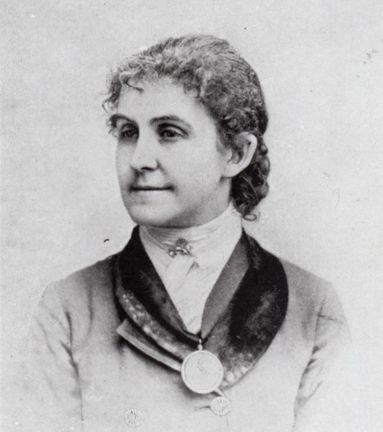 Phoebe Couzins